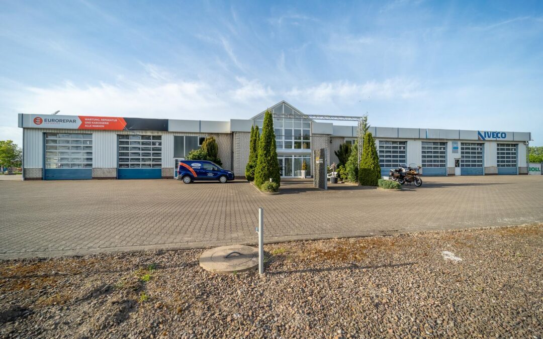Autohaus mit Pkw und Lkw-Werkstatt in prägnanter Lage auf großem Grundstück